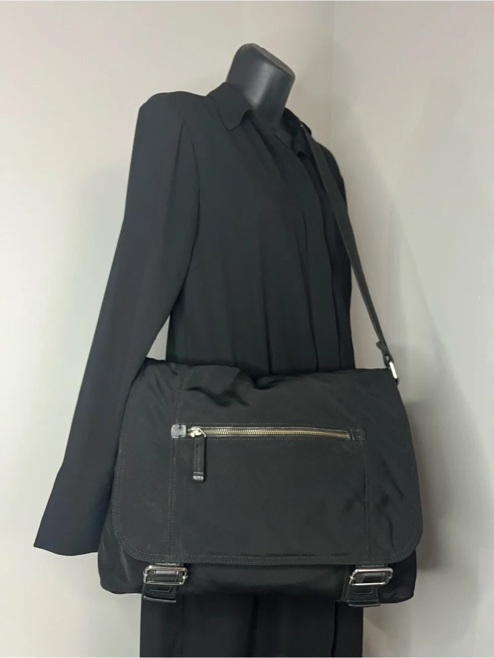 Banana Republic Black Nylon Canvas & Leather Messenger Bag